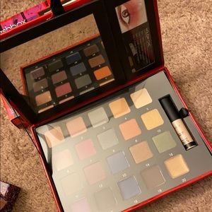 BRAND NEW Smash box holiday eye palette
